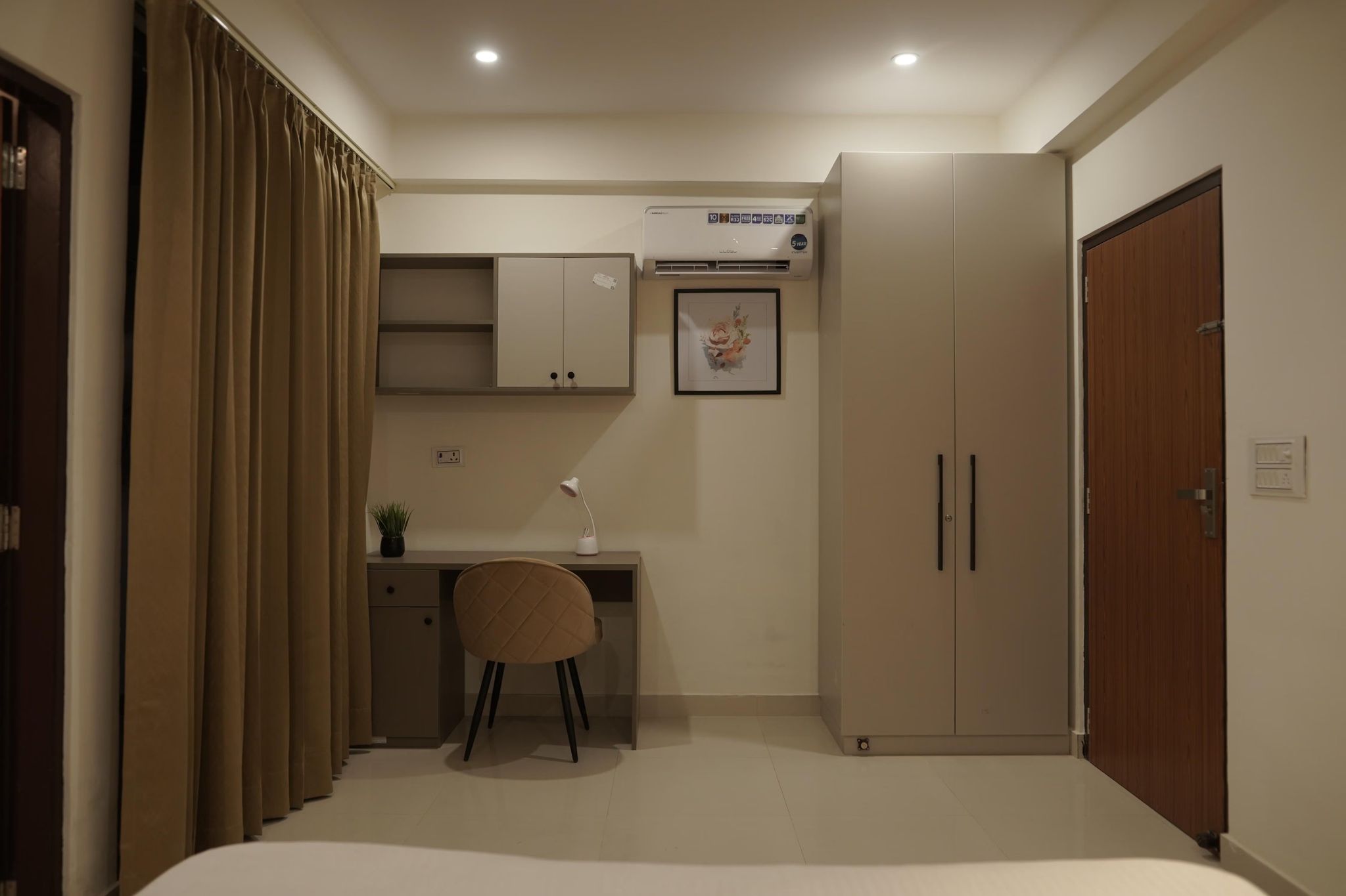 Maan Avenues DAY USE ROOM FOR 3 HOUR 2