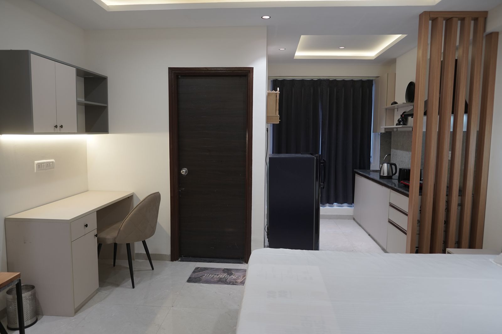 Manhattan Riviera Deluxe room  2