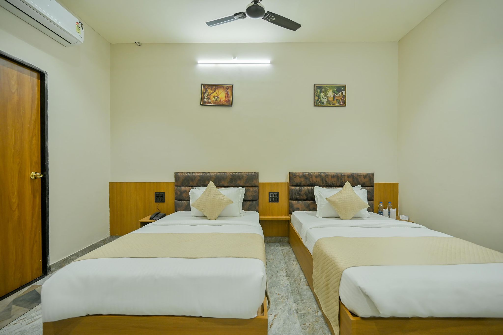 BLUEBERRY RESORT Deluxe room  3