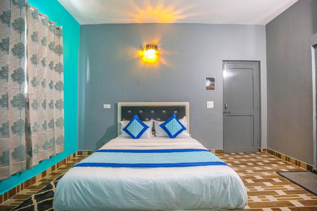 The Bunksters Bir Deluxe Room With Sunset View 2