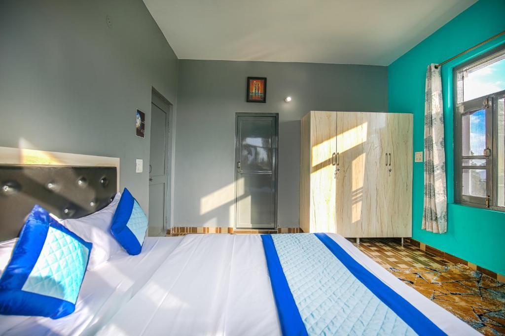 The Bunksters Bir Deluxe Room With Sunset View 3