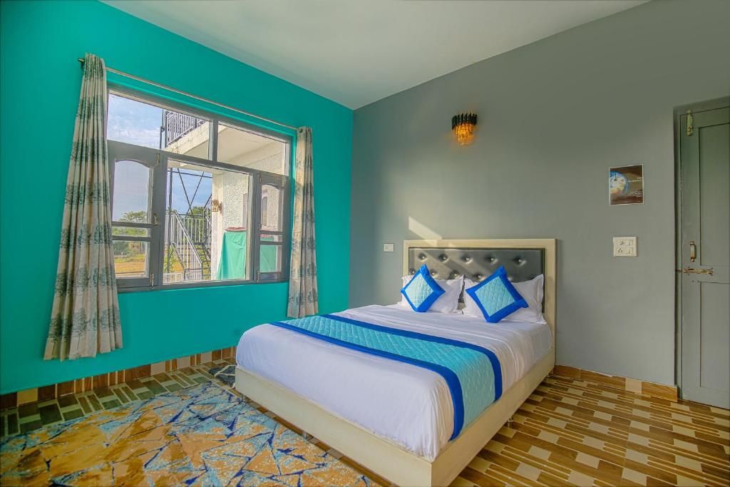 The Bunksters Bir Deluxe Room With Sunset View 5