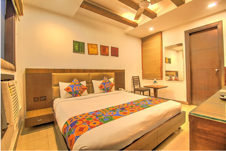 Le Grand Kalkaji Deluxe Room 2