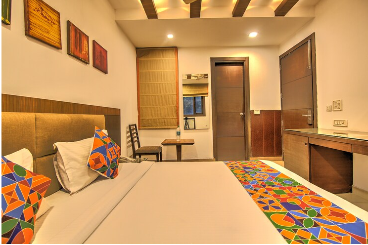 Le Grand Kalkaji Deluxe Room