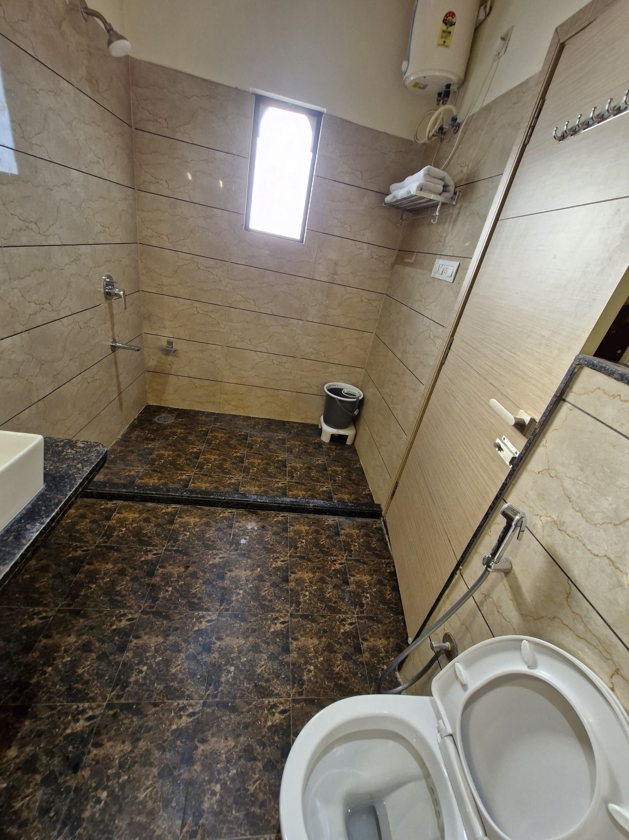 Grand Vasaante Deluxe Room 4