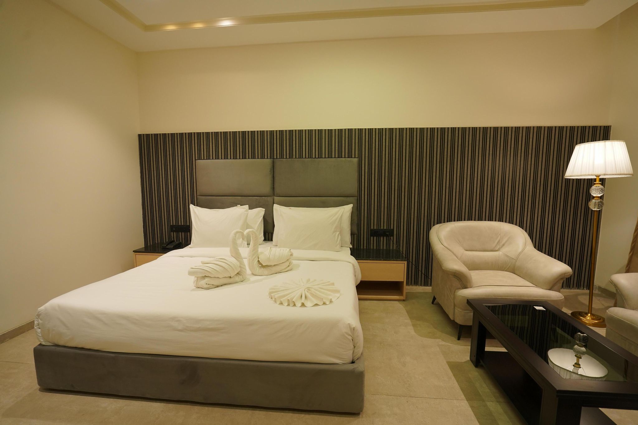 hotel crown park Deluxe Room 4