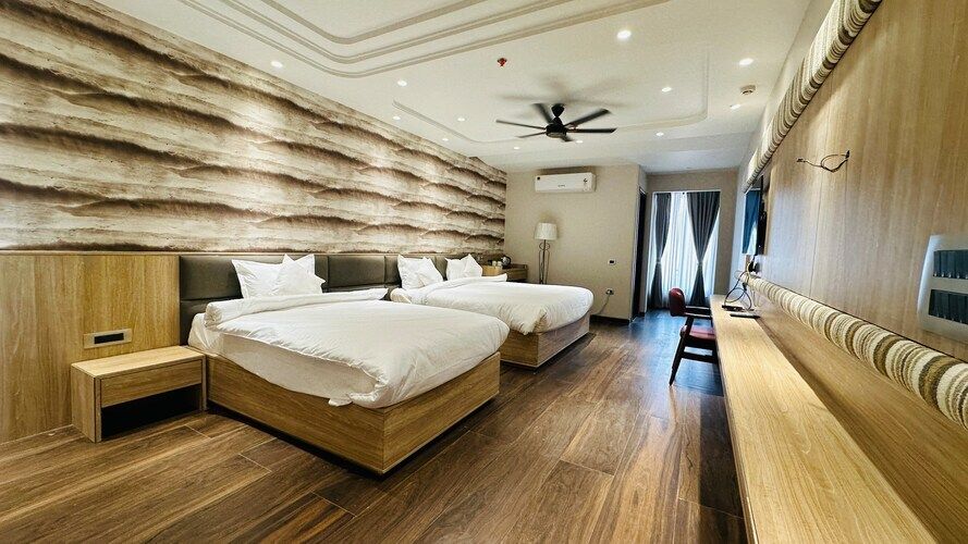 Hotel Royal Bagh - Opposite City Park Jaipur Suite Room With Private Balcony 6