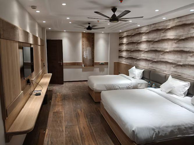 Hotel Royal Bagh - Opposite City Park Jaipur Suite Room With Private Balcony 3