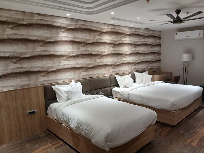 Hotel Royal Bagh - Opposite City Park Jaipur Suite Room With Private Balcony 4
