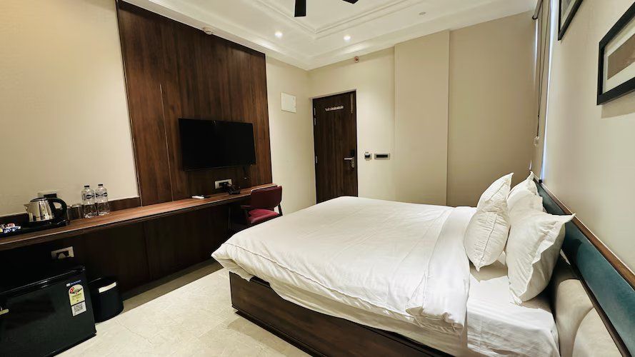 Hotel Royal Bagh - Opposite City Park Jaipur Deluxe Room 4