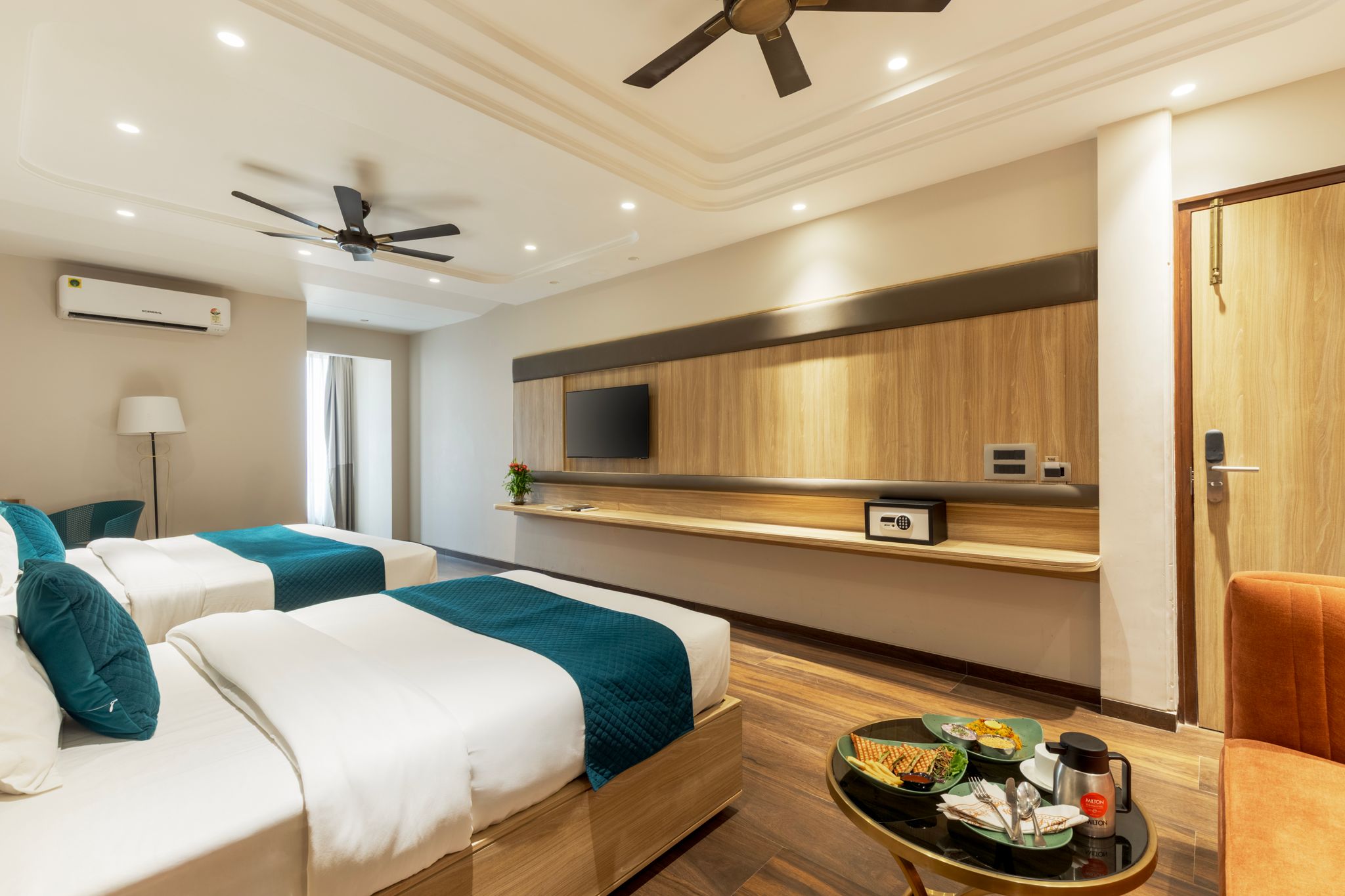 Suite Room With Private Balcony