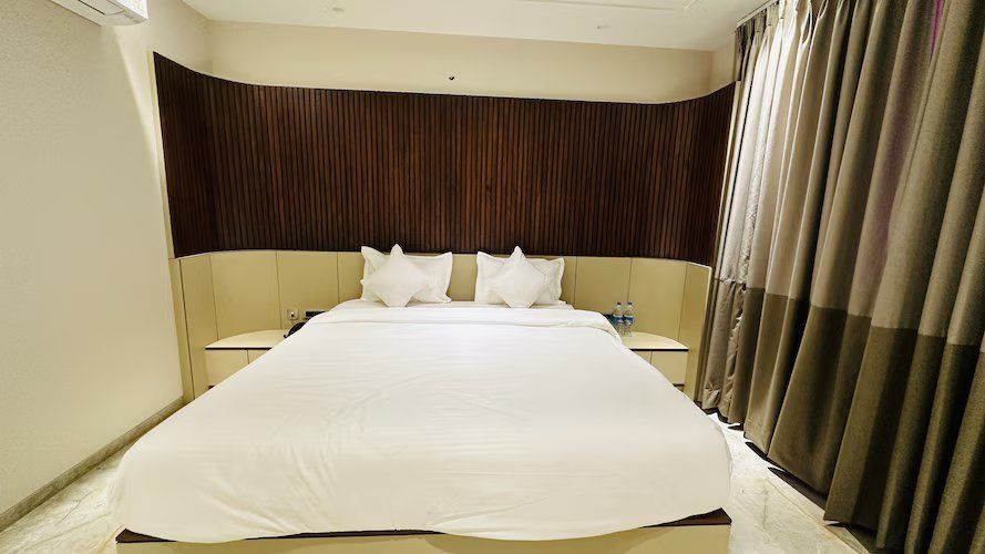 Hotel Royal Bagh - Opposite City Park Jaipur Premium Room With City Park View 2