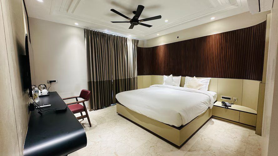 Hotel Royal Bagh - Opposite City Park Jaipur Premium Room With City Park View