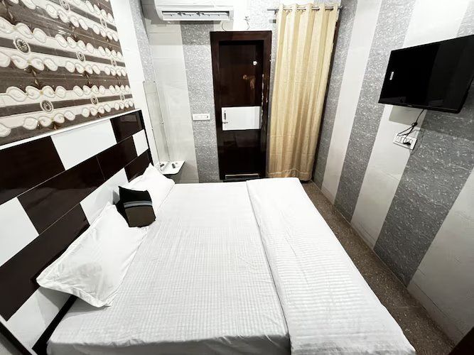 BhaktiVedanta Seva Dham Deluxe Double Bed Room 4