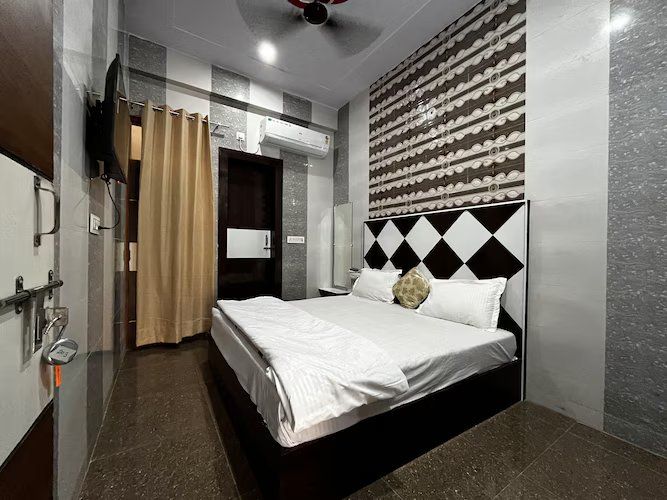 BhaktiVedanta Seva Dham Deluxe Double Bed Room 2