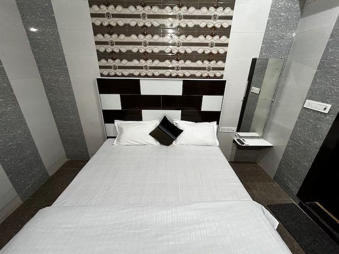 BhaktiVedanta Seva Dham Deluxe Double Bed Room 5