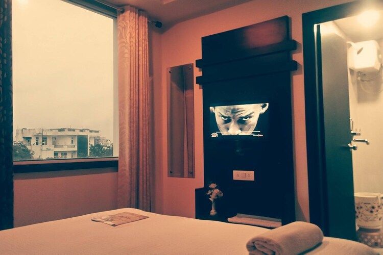 Ashu Hotel Deluxe Room 3