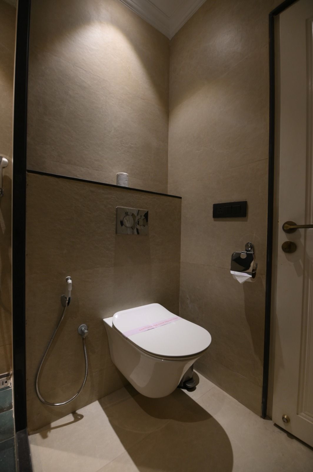 Luxury Twin Bed Room