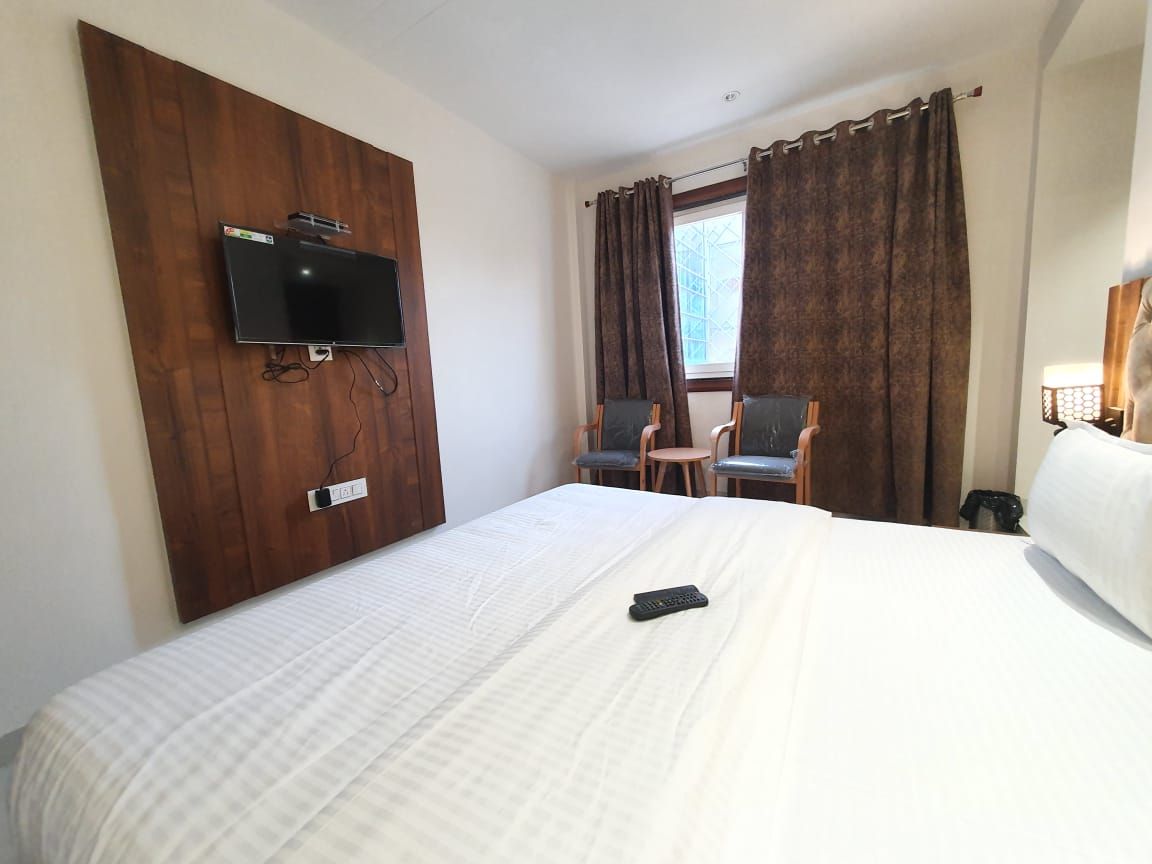 Hotel Scarlet Deluxe Room 2