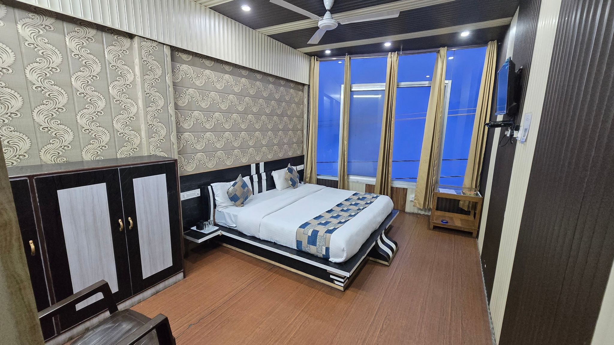Mountain View Deluxe Room With Balcony