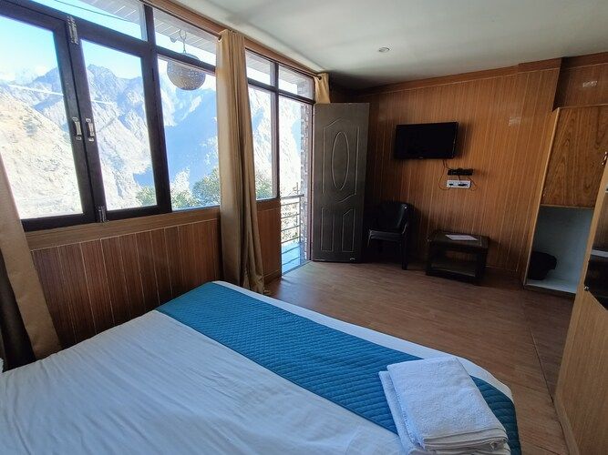 Mountain View Deluxe Room With Balcony