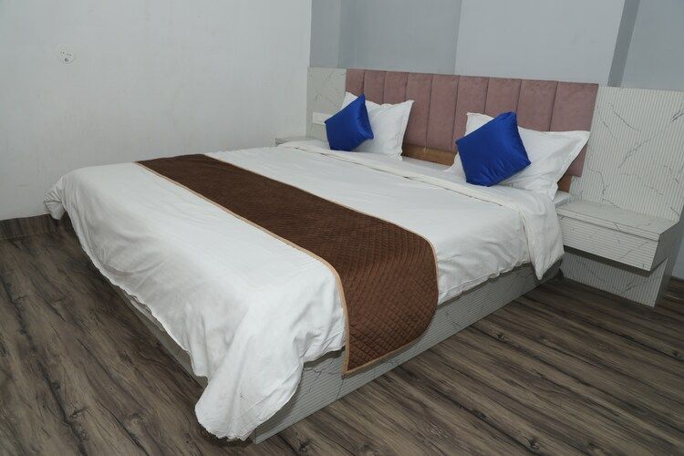 Deluxe Double bed Ac