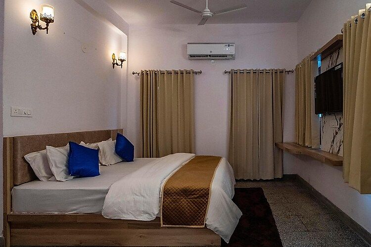 Super Deluxe Double bed Ac Room