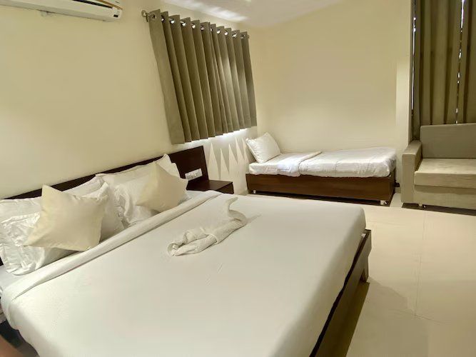 Standard Triple Bedded Room