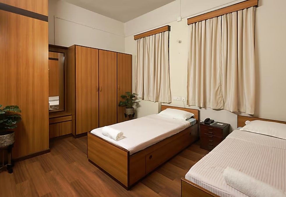 Twin Bed Room TWO SINGLE BED(No attached bathroom)