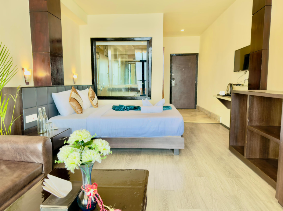 Aureva Tara Palace Suite Kanchandzongha View Room with Private Balcony 3