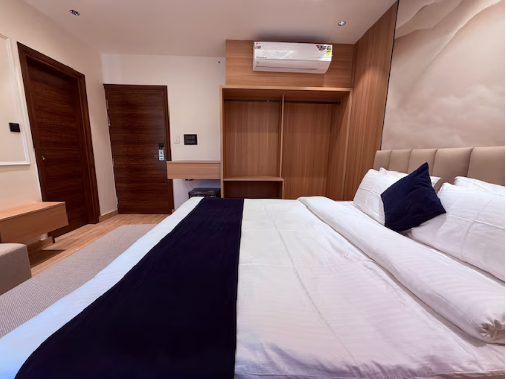 Deluxe Room with Working Desk