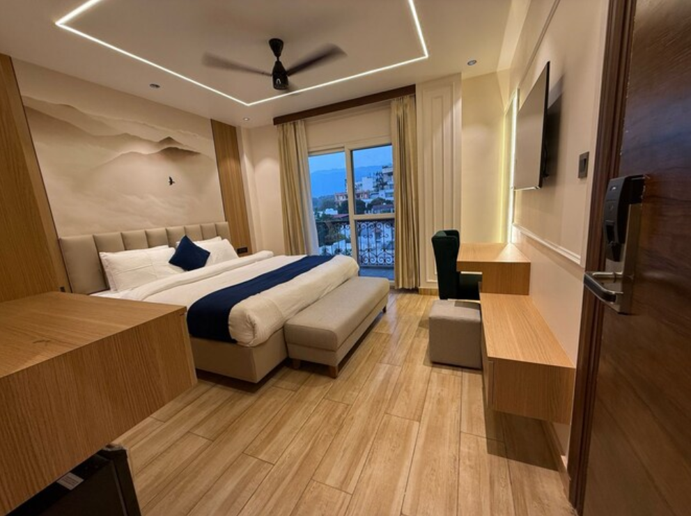 Premium Balcony Room with Mountain view