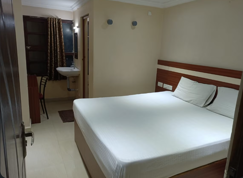 Deluxe Double bed Non Ac Room