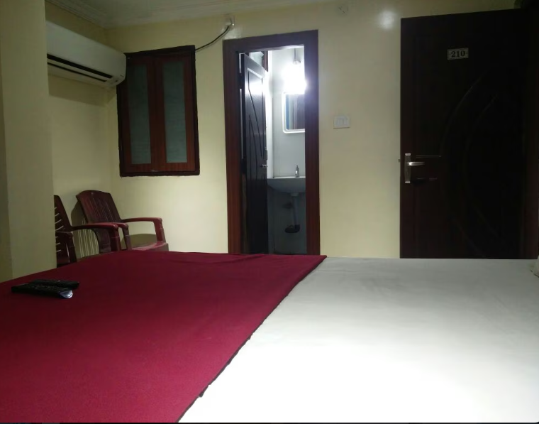 Deluxe Double bed Non Ac Room