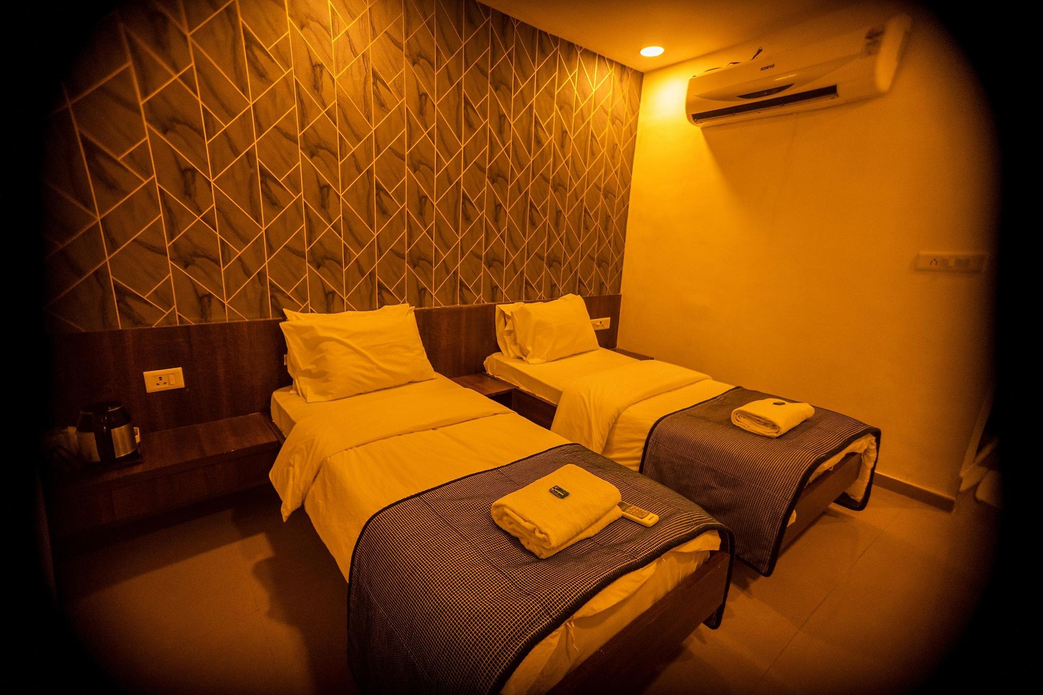 The Flamboyant Natraj Deluxe Twin Room 4