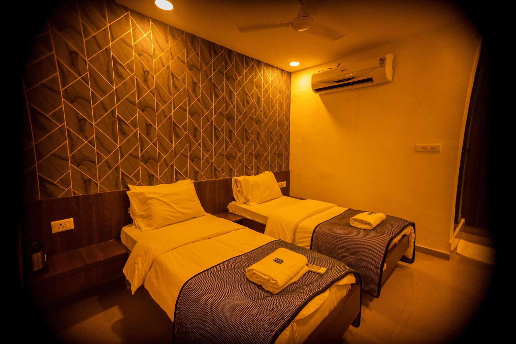 The Flamboyant Natraj Deluxe Twin Room 3