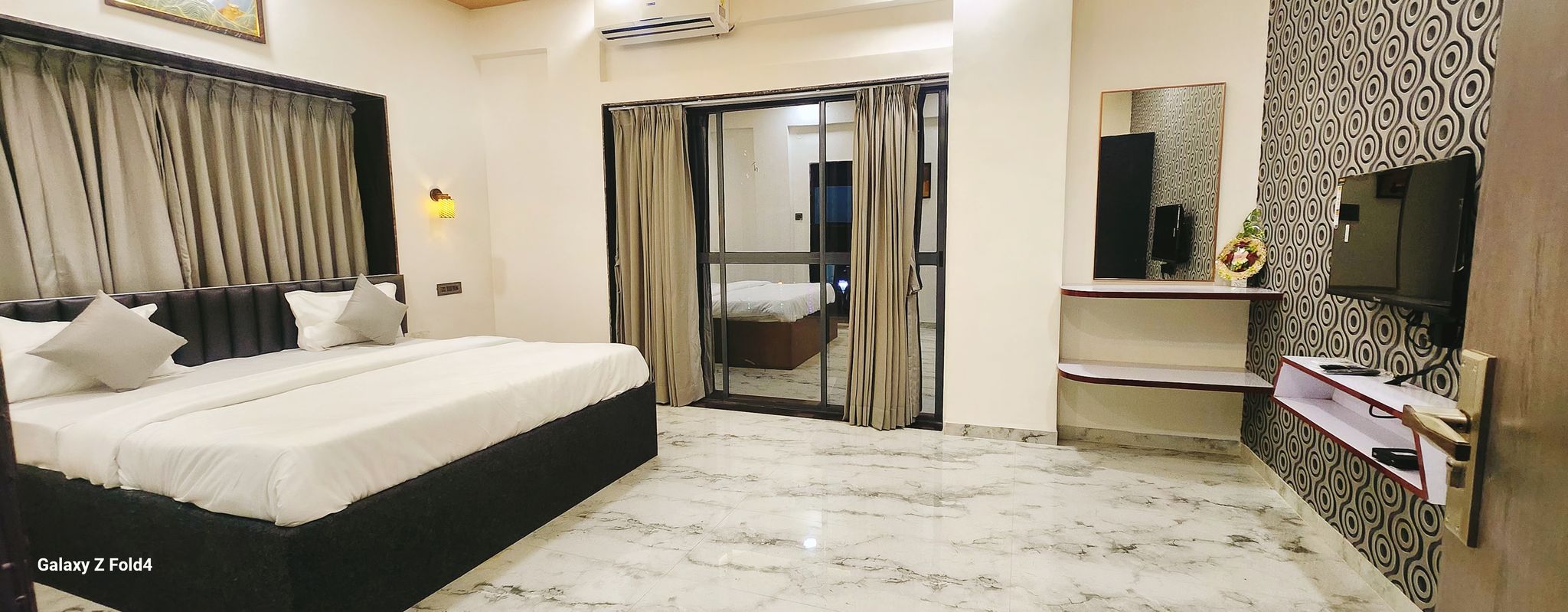 Deluxe Suite AC