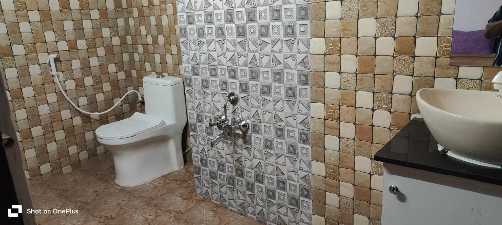 Jubilant Stay Deluxe Double Room 5