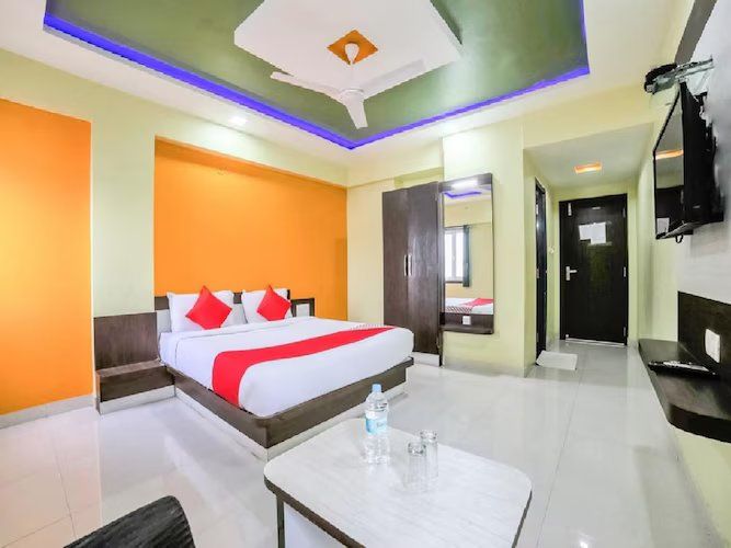 Super Deluxe AC Dhwajaji Room