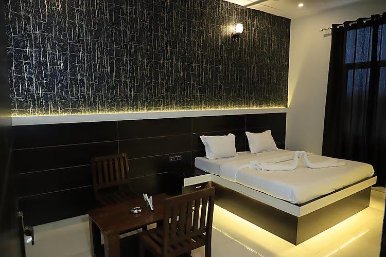 Hotel Birla palace Deluxe Room 3