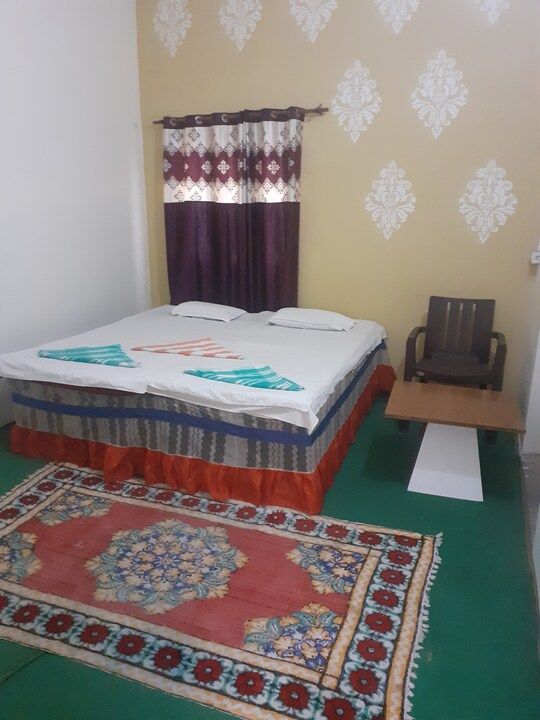 International Guest House Non Ac Budget Double Bed Room Private (External) Bathroom