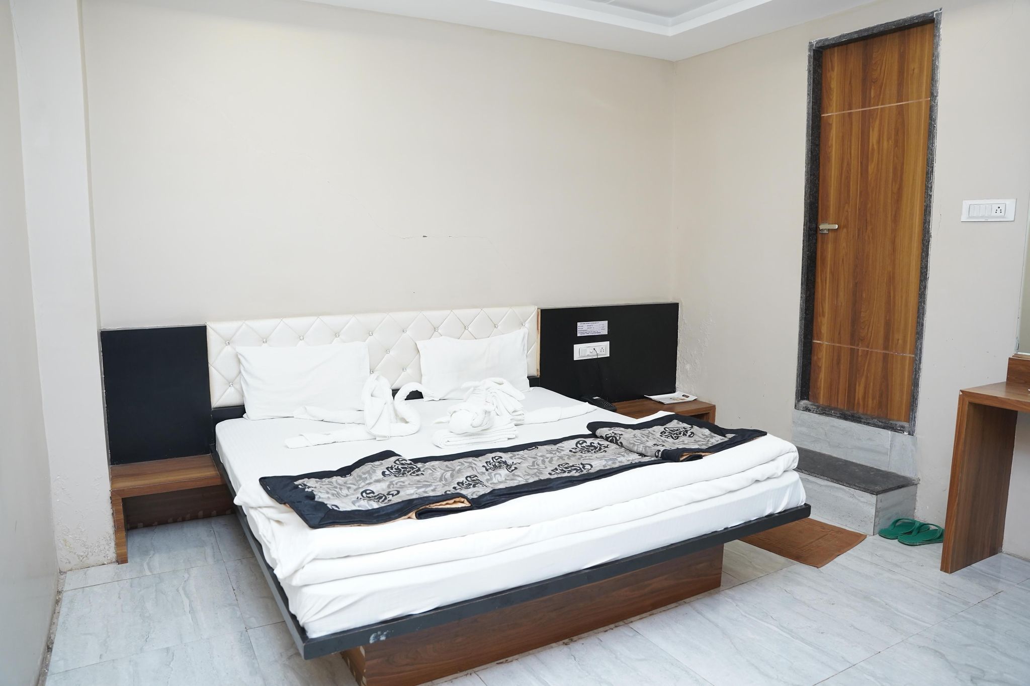 Hotel Grand Shivam Deluxe Room 2