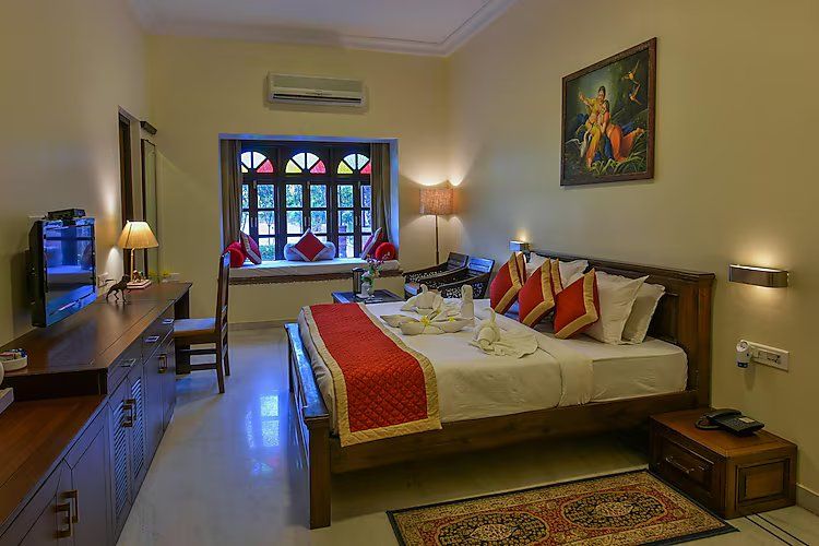 Garh Govind Resort Deluxe Room 3