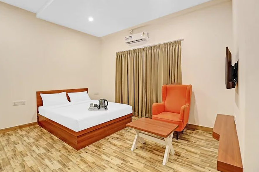 Deluxe AC Room
