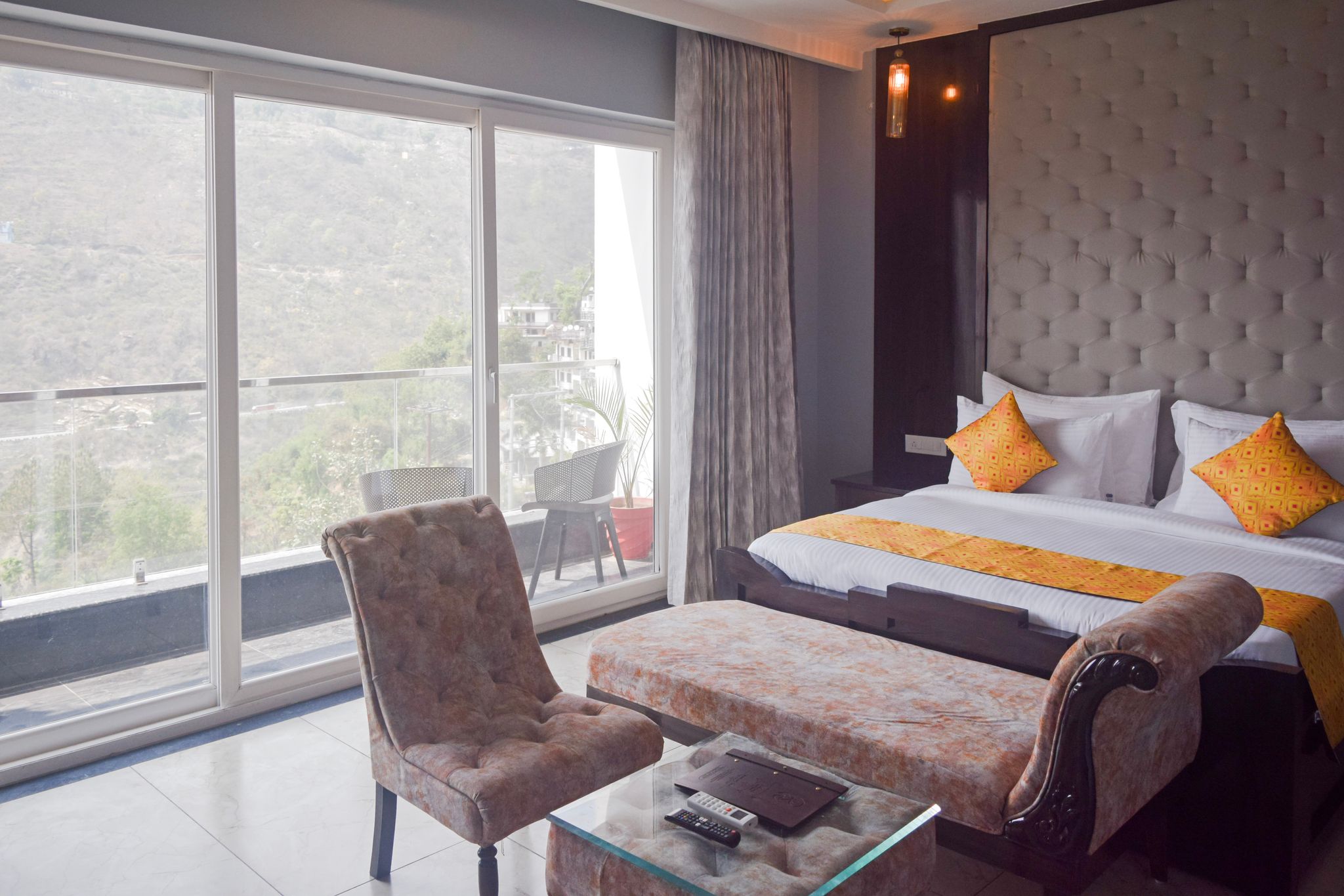 Valley View Classic Room with Balcony