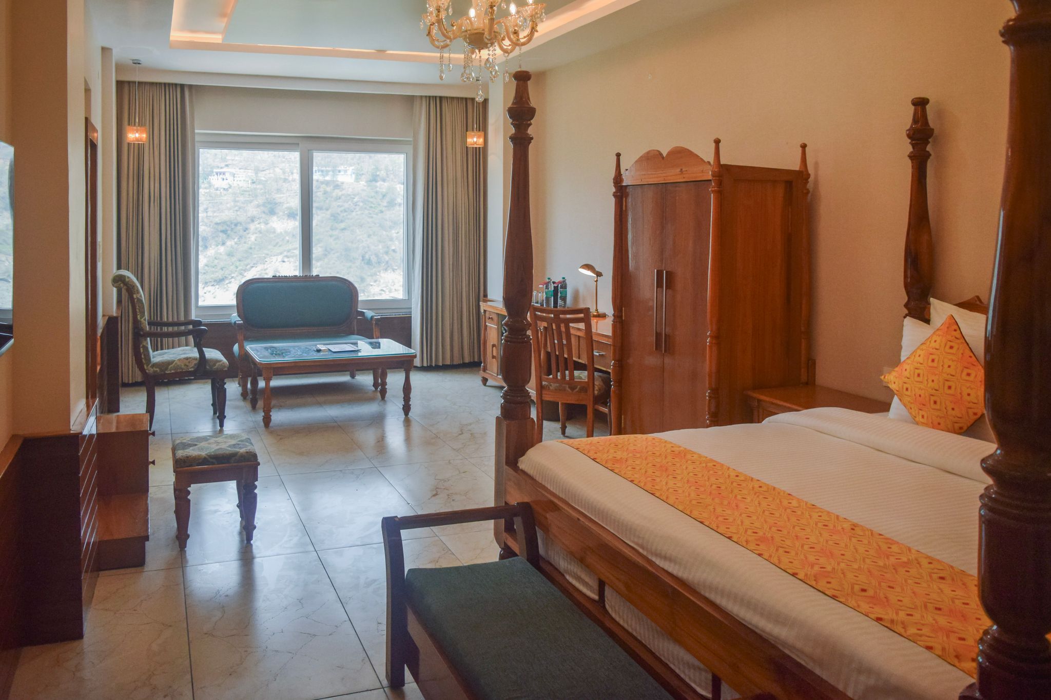 Valley View Indulge Room