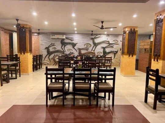 Food & Dining