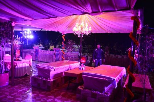 Food & Dining