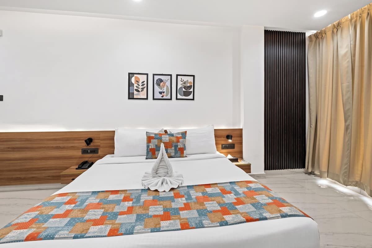 VASU PALACE Standard Double Room 2