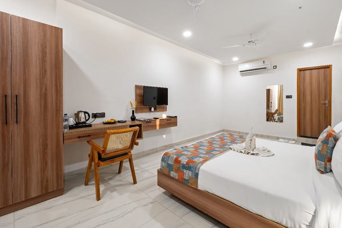 VASU PALACE Standard Double Room